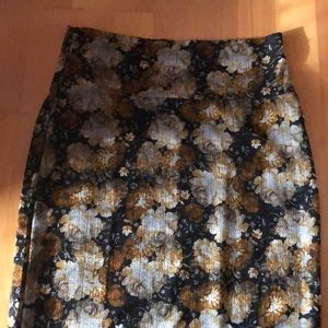 Small lularoe Cassie